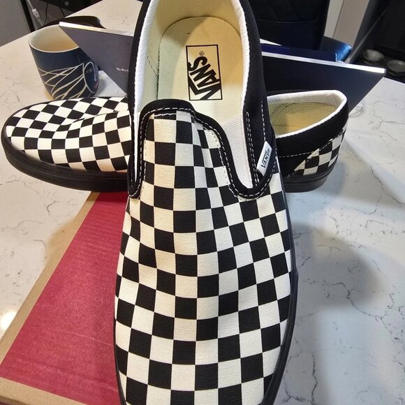 VANS Authentic Black White Checkerboard Classic Slip-On Shoe Mens Size 10.5 NEW - Picture 2 of 12